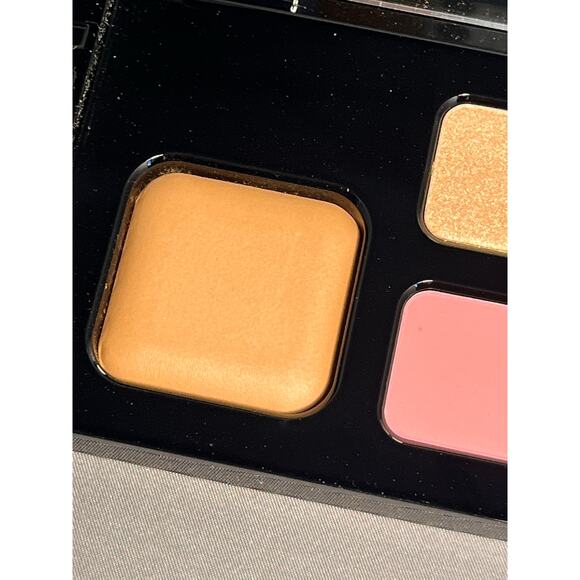 IL Makiage High Point Bronzer Blush Highlighter Light Palette - Picture 8 of 8